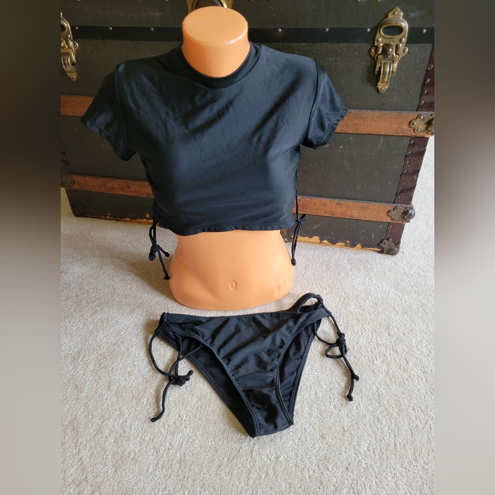 Black Crop Swim Top Matching Black Swim Bikini Bottoms Sz Large Ties on Sides